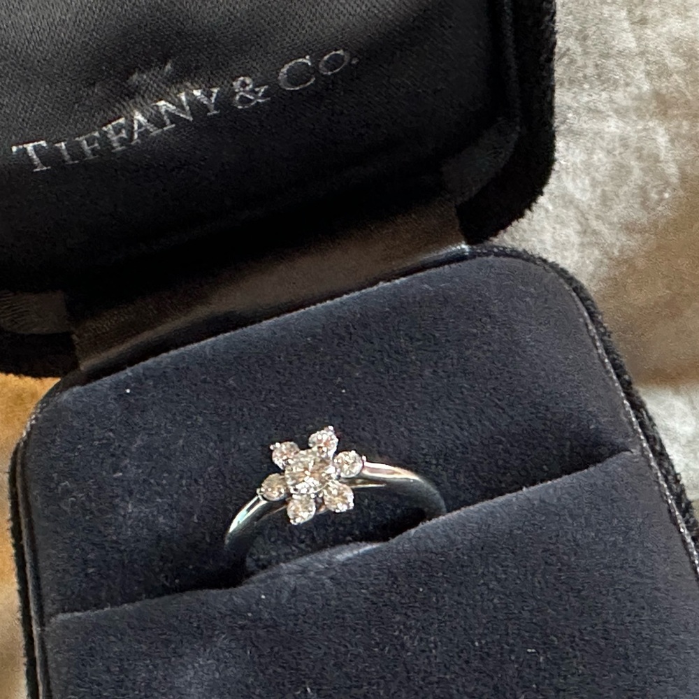 TIFFANY & Co. Platinum Diamond Flower/Buttercup Ring 5.5